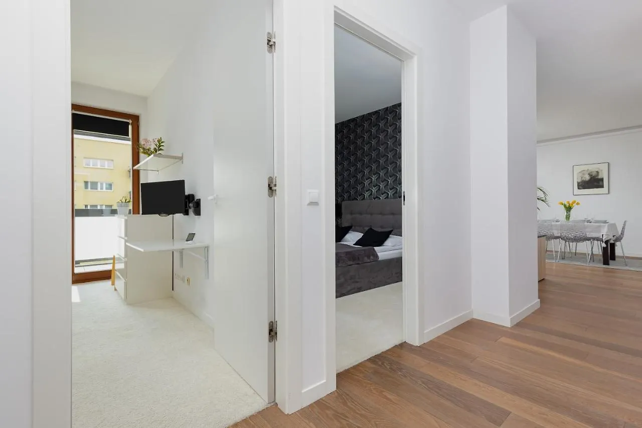 Ogrodowa 48 Modern Apartment by Renters Warszawa